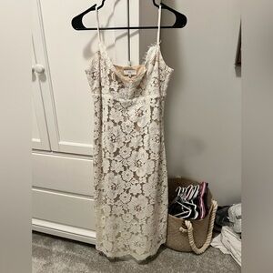NSR Floral Lace Backless Dress in Cream